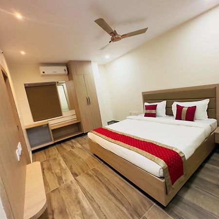 Karimnagar Hotel Raga מראה חיצוני תמונה