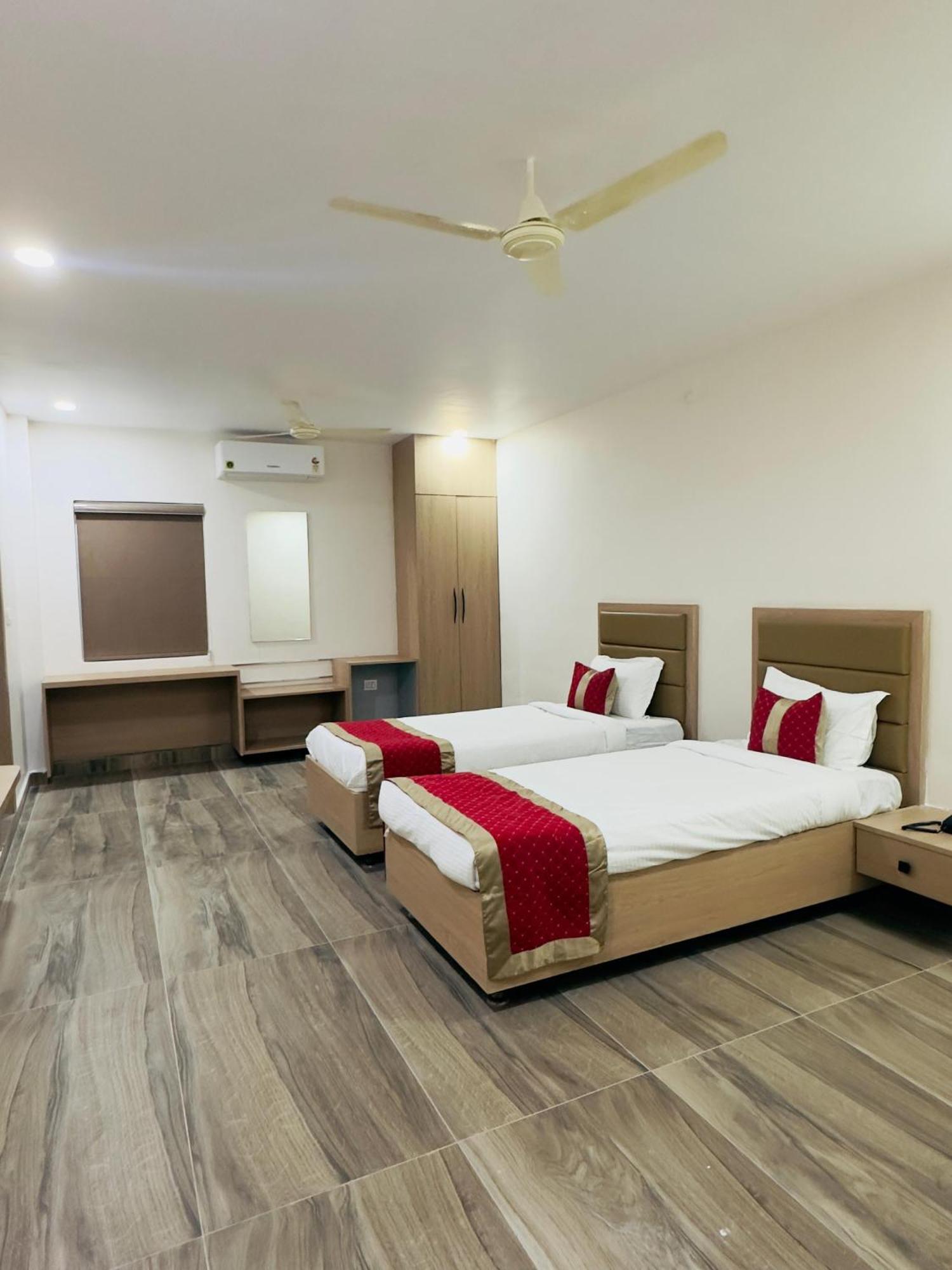 Karimnagar Hotel Raga חדר תמונה