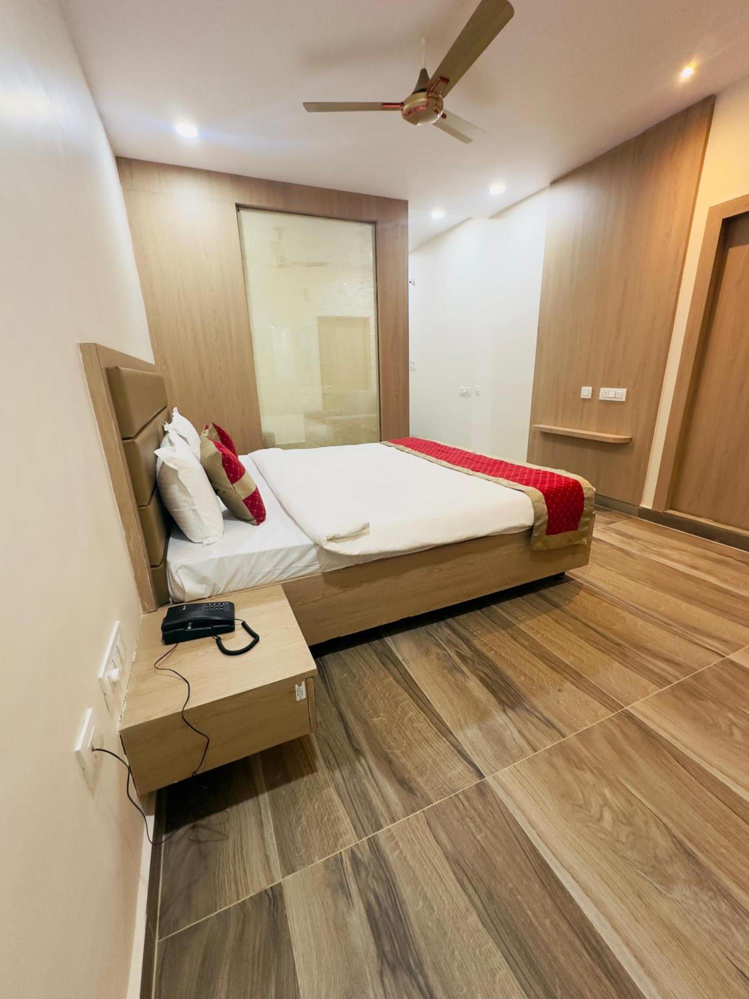 Karimnagar Hotel Raga חדר תמונה