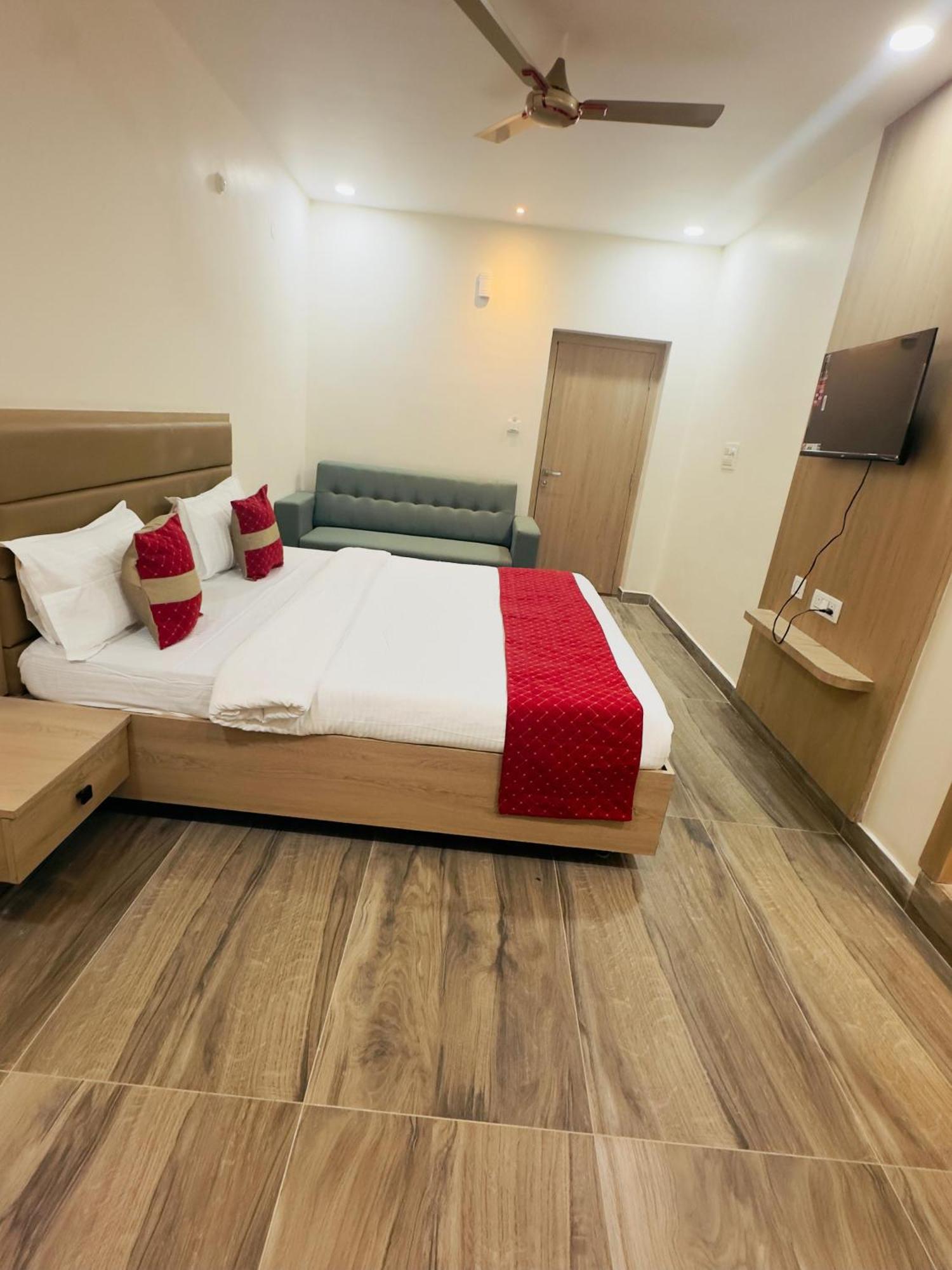 Karimnagar Hotel Raga חדר תמונה